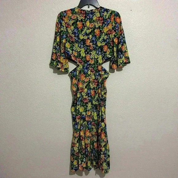 Les Reveries Floral Flutter Sleeve Wrap Dress - Picture 8 of 10